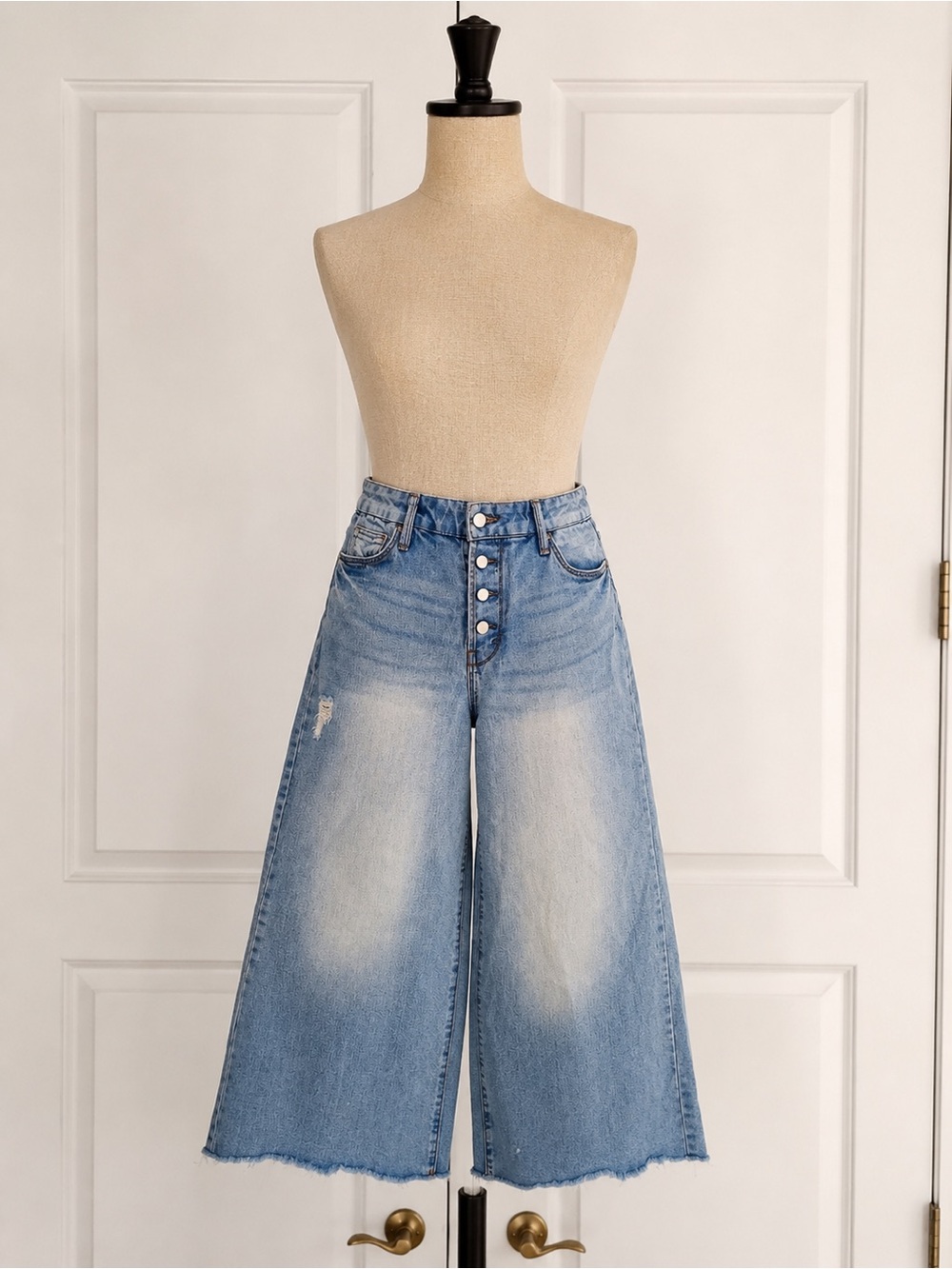 Time and Tru Light Blue High-Rise Wide-Leg Cropped Jeans